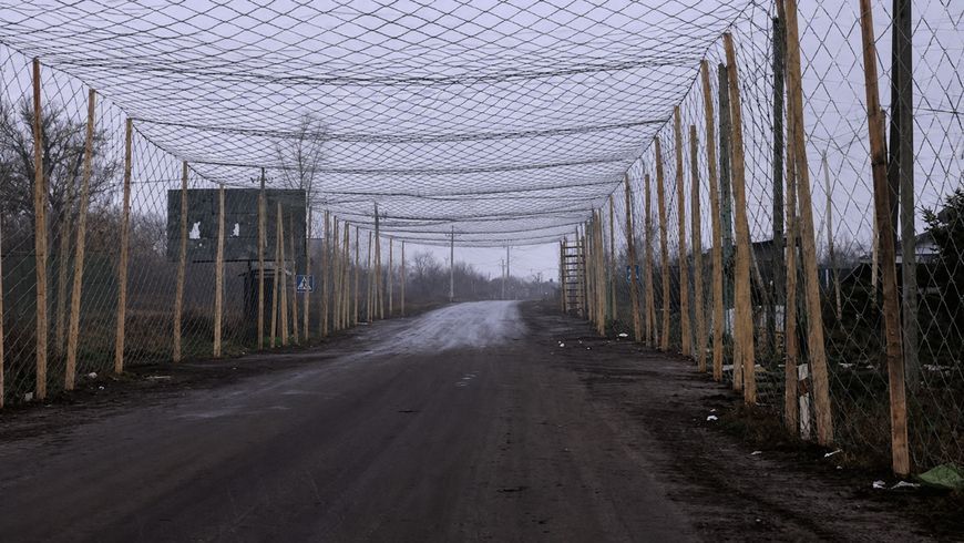 Антидронова сітка (11&times;6 м) вічко 70 мм, нитка 1,8 мм, чорна міцна сітка для захисту техніки та позицій 20013-Ч фото